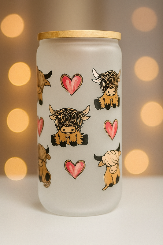 Highland Cow Glass Cup ā 16oz Iced Coffee Tumbler with Lid & Straw | Western Farmhouse Aesthetic